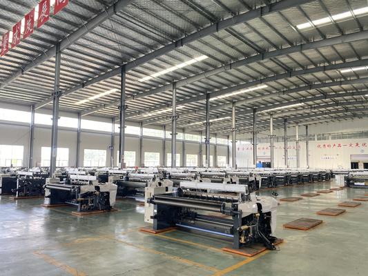 170cm Kumaş Dokuma Makinesi 1000 RPM Tekstil Yüksek Hızlı Su Jetli Tezgah