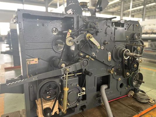 Polyester Perde Yüksek Hızlı Tezgah 1000RPM Akıllı Tekstil Dokuma Su Jeti Tezgahı Dobby