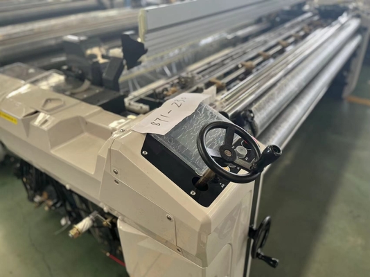 Polyester Dokuma Tezgahı Makinesi Yüksek Hızlı 1000RPM 2.1m Su Jeti Güç Tezgahı