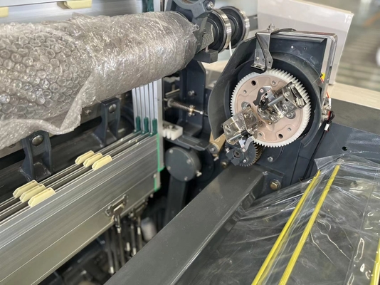 Tek Pompalı Kumaş Dokuma Makinesi 190cm 1200 RPM Su Jeti Dokuma Makinesi