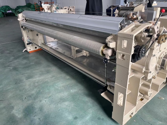 280cm Elektronik Shuttleless Dokuma Makinesi Tek Nozullu Su Jet Tezgah Hızı